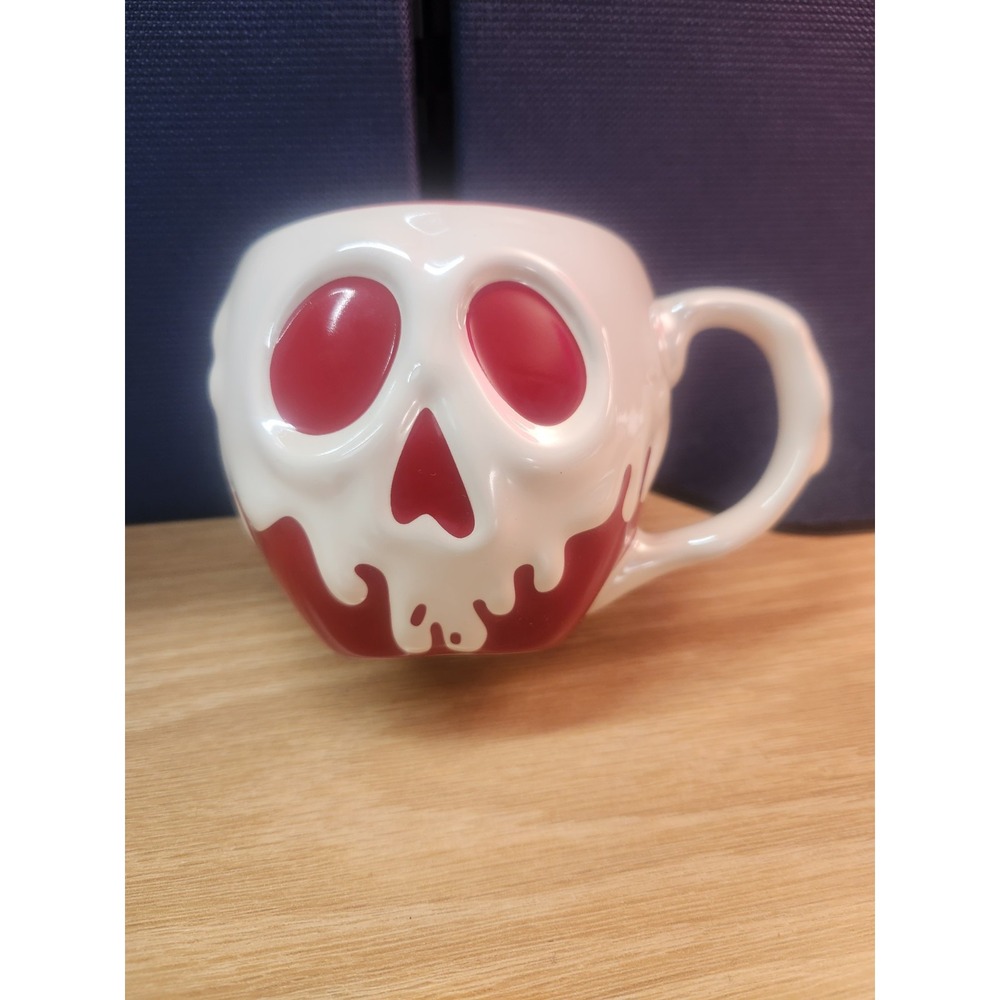 Disney Store POISON APPLE - SNOW WHITE Coffee Mug‎ Cup Sculpted Red  White Drip